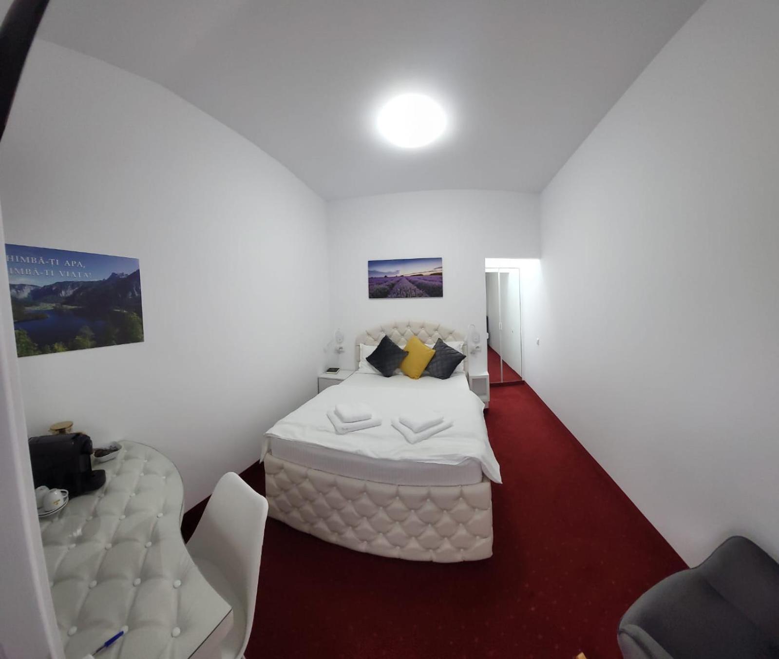 Отель Royal Park Complex Bascov Экстерьер фото